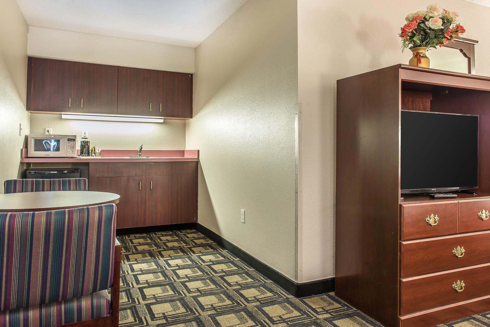 Hotel Suburban Hwy 42 2*