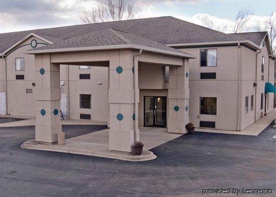 Suburban Hwy 42 Hotel Mason